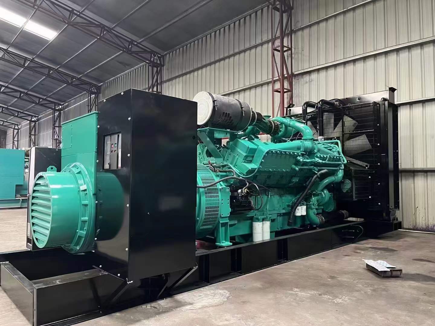 雄关区如何降低 800kW 柴油发电机输出电流的波动？