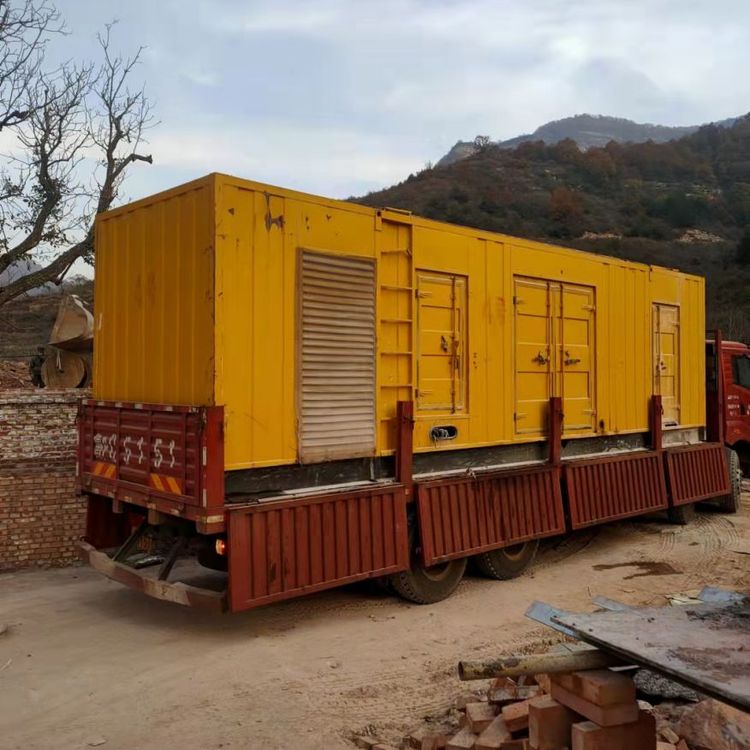 雄关区200kW 发电机组在带电阻性负载时，输出功率会受到哪些因素的影响？